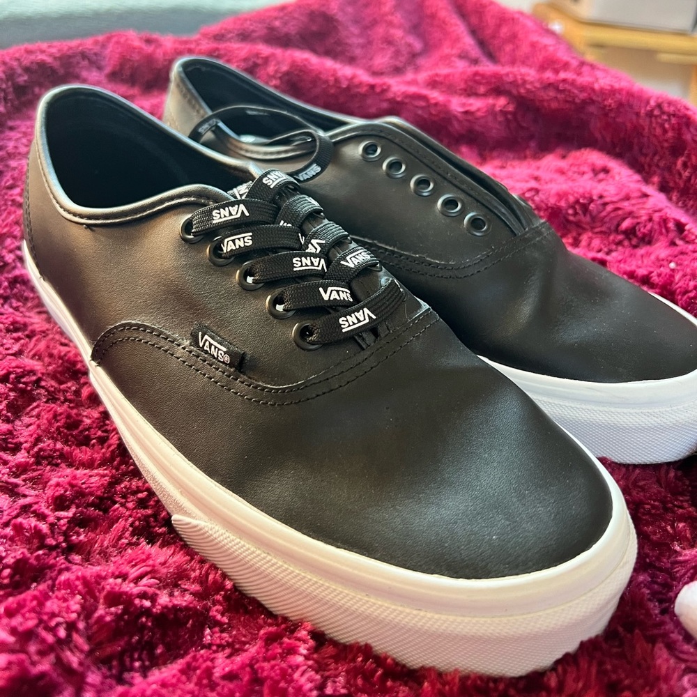 Vans Leather Old Skool Shoes